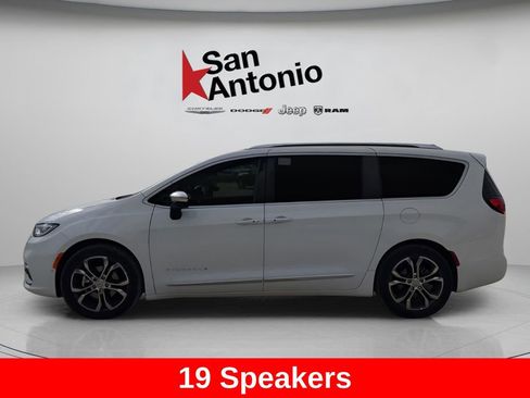 New 2026 Chrysler Pacifica Pinnacle image 5