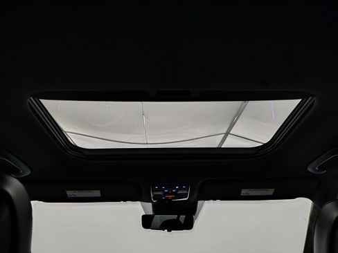 Used 2025 Hyundai Santa Fe Calligraphy AWD/4WD image 5