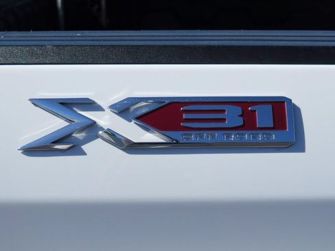 Used 2025 GMC Sierra 1500 SLT w/ SLT Premium Plus Package AWD/4WD image 8