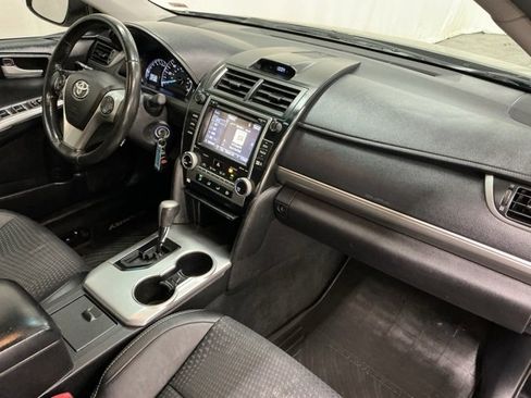 Used 2014 Toyota Camry SE image 19