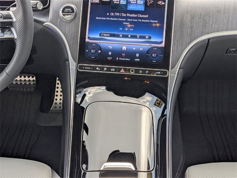 Used 2025 Mercedes-Benz GLC 350e 4MATIC image 18