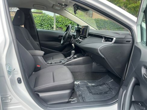 Certified 2025 Toyota Corolla LE FWD image 29