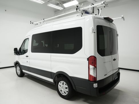 Used 2018 Ford Transit 150 XLT image 4