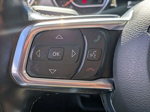 Used 2019 Jeep Wrangler Unlimited Sahara image 15