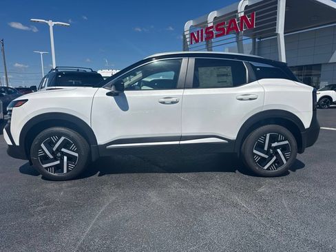 New 2026 Nissan Kicks SV w/ SV Premium Package FWD image 2