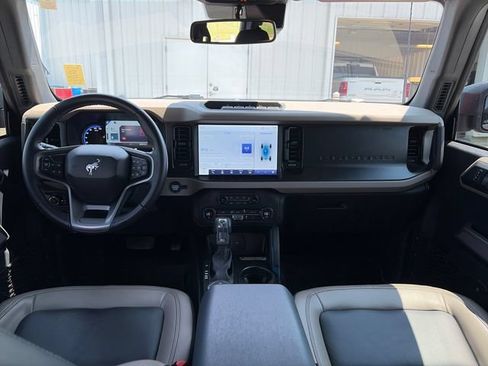 Used 2023 Ford Bronco Wildtrak AWD/4WD image 12