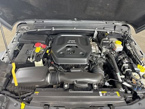 Used 2022 Jeep Wrangler Sport AWD/4WD image 25
