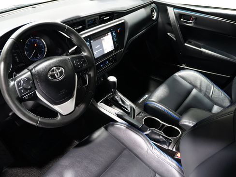 Used 2019 Toyota Corolla XSE image 11