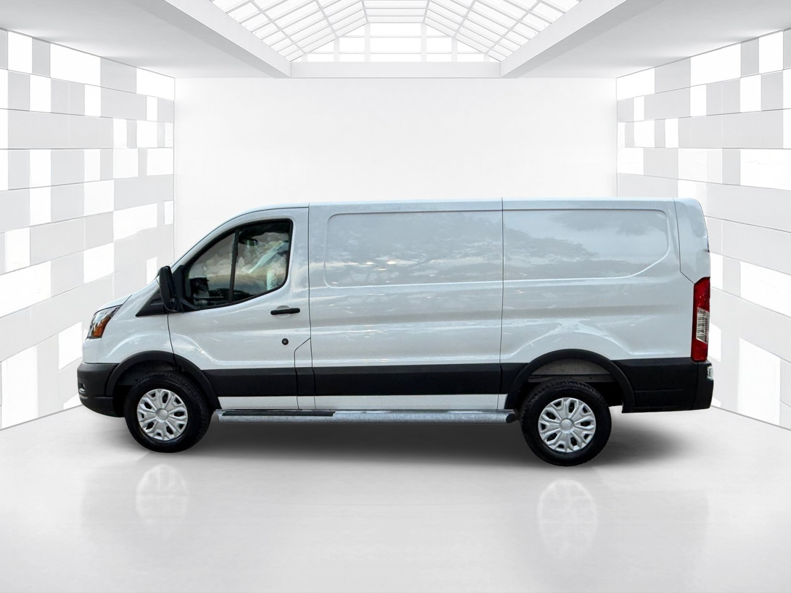Used 2025 Ford Transit 250 Low Roof w/ Exterior Upgrade Package RWD image 4