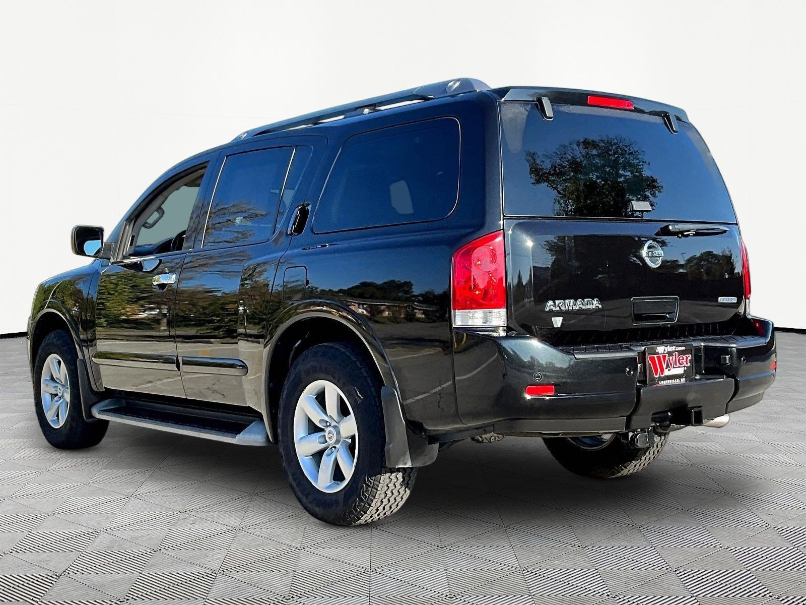 Used 2014 Nissan Armada SV RWD image 4