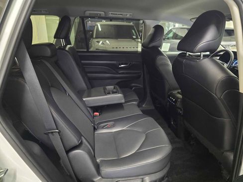Used 2025 Toyota Grand Highlander AWD Hybrid image 14