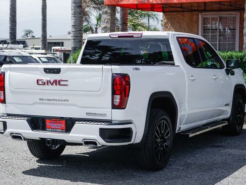 Used 2022 GMC Sierra 1500 Elevation w/ X31 Off-Road Package AWD/4WD image 9
