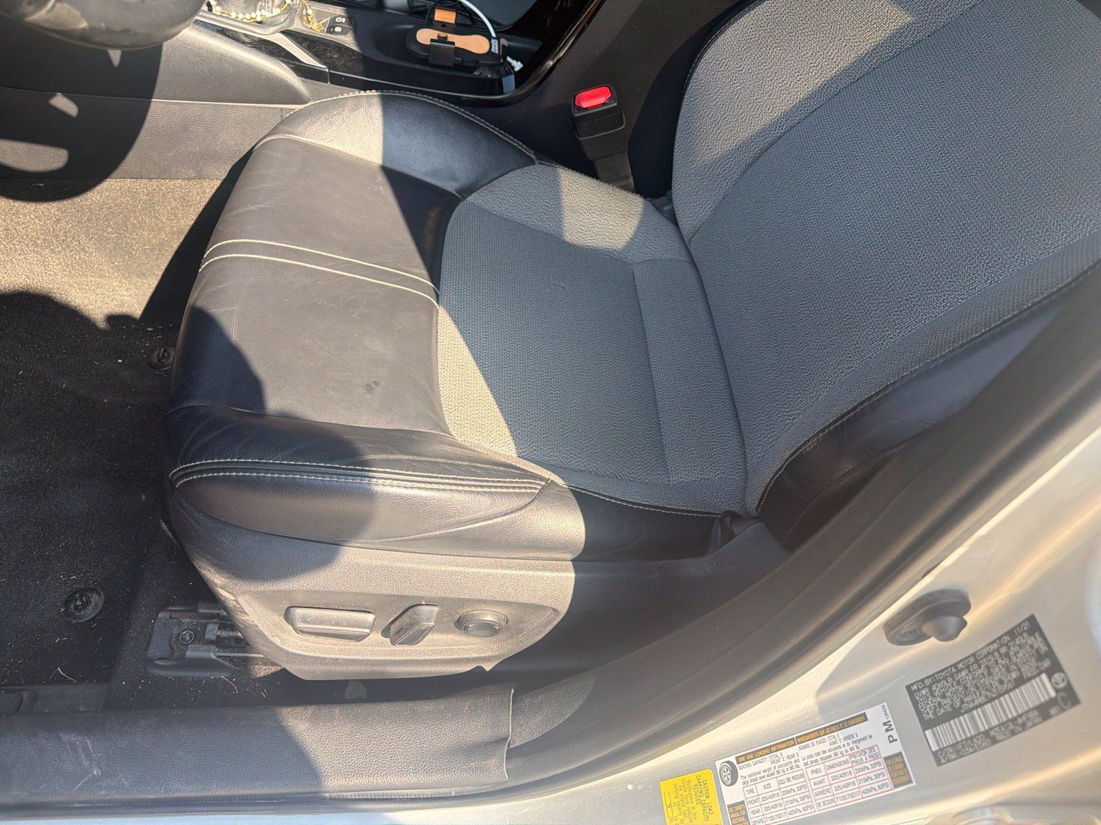 Used 2022 Toyota Corolla XSE FWD image 12