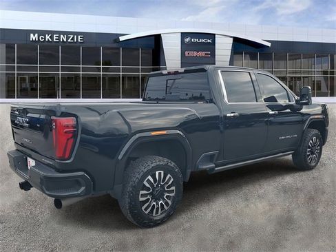 Used 2024 GMC Sierra 3500 Denali Ultimate image 4