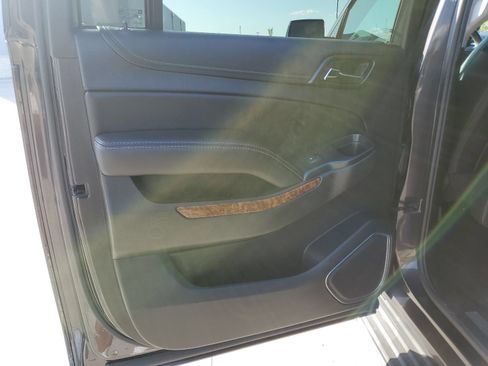 Used 2017 Chevrolet Suburban Premier AWD/4WD image 29