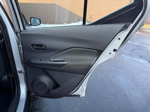 Used 2020 Nissan Kicks S image 21