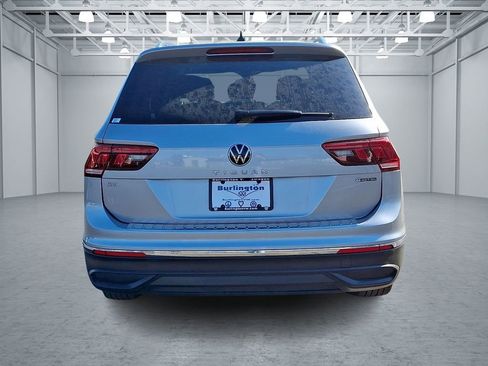 Certified 2023 Volkswagen Tiguan SE w/ Panoramic Sunroof Package image 5