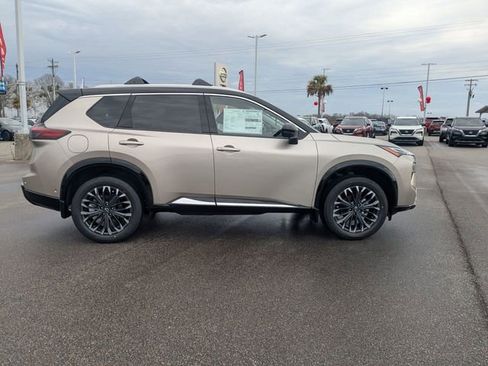 New 2026 Nissan Rogue Platinum w/ Platinum Premium Package AWD/4WD image 2