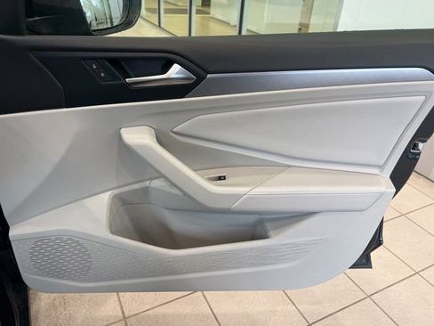 Used 2023 Volkswagen Jetta SE w/ Panoramic Sunroof Package FWD image 22