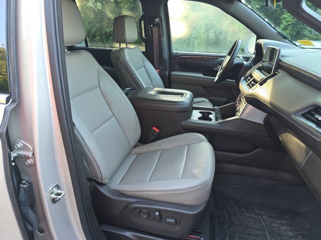 Used 2023 GMC Yukon XL SLT w/ SLT Luxury Package AWD/4WD image 28