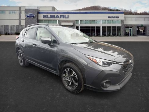Used 2024 Subaru Crosstrek 2.0i Premium image 3
