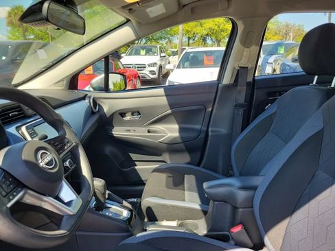 Used 2025 Nissan Versa SV FWD image 10