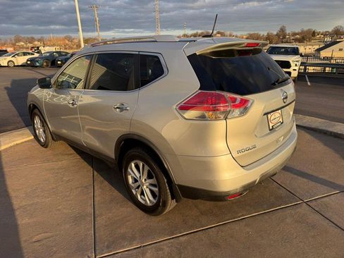 Used 2016 Nissan Rogue SV image 8