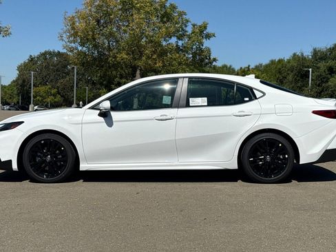 New 2025 Toyota Camry SE w/ Convenience Package image 9