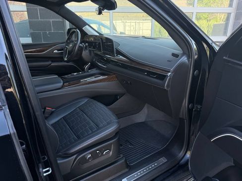 Used 2022 Cadillac Escalade Sport Platinum AWD/4WD image 47