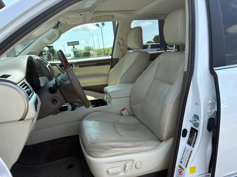 Used 2016 Lexus GX 460 w/ Premium Package AWD/4WD image 23