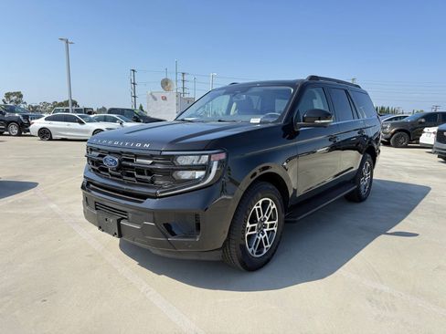 Used 2025 Ford Expedition Active RWD image 1