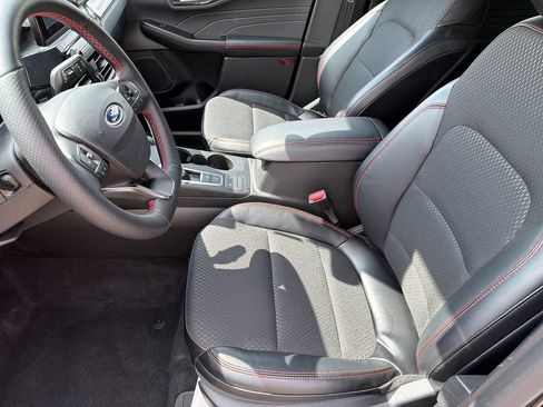 Used 2026 Ford Escape ST-Line FWD image 9