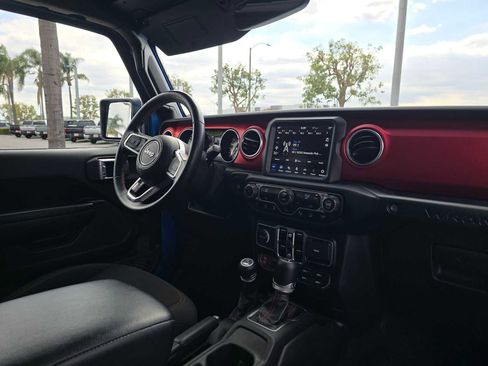 Used 2021 Jeep Wrangler Unlimited Rubicon AWD/4WD image 11
