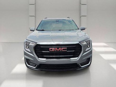 Certified 2024 GMC Terrain SLE w/ Driver Convenience Package FWD image 8