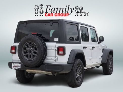 Used 2025 Jeep Wrangler Unlimited Sport AWD/4WD image 4