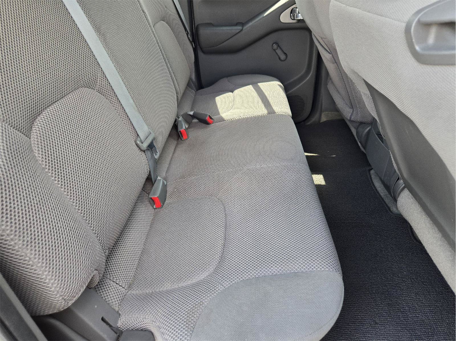 Used 2014 Nissan Frontier S RWD image 27