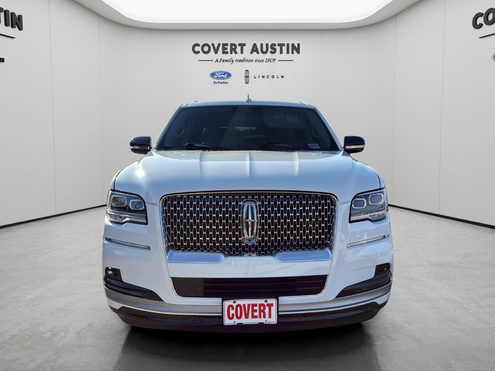Used 2024 Lincoln Navigator Reserve AWD/4WD image 8