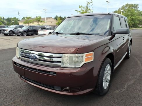 Used 2010 Ford Flex SE FWD image 3
