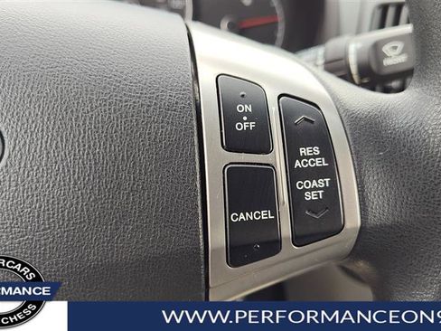 Used 2010 Hyundai Elantra GLS image 16