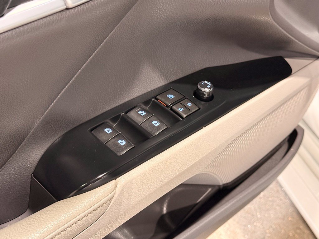 Used 2019 Toyota Camry XLE FWD image 14