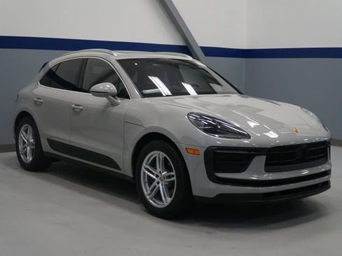 Certified 2026 Porsche Macan AWD/4WD image 12