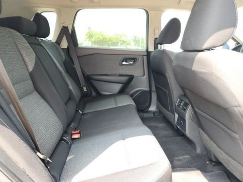 Used 2021 Nissan Rogue SV FWD image 15
