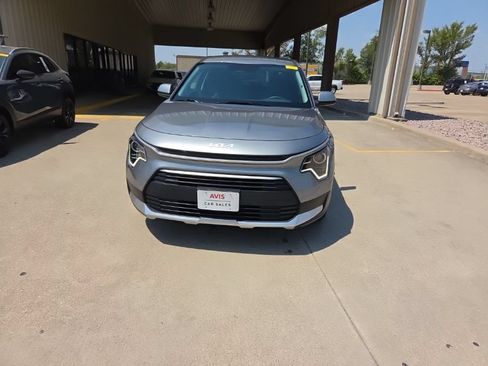 Used 2025 Kia Niro LX FWD image 5