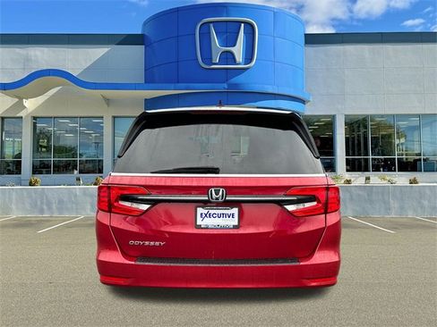 Used 2023 Honda Odyssey EX-L image 3