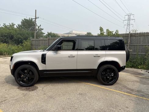 New 2026 Land Rover Defender 110 X-Dynamic SE AWD/4WD image 2