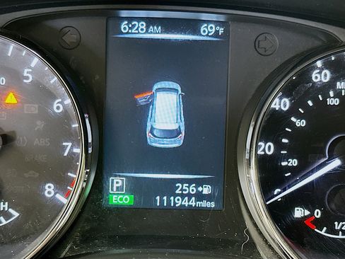 Used 2017 Nissan Rogue SV image 18