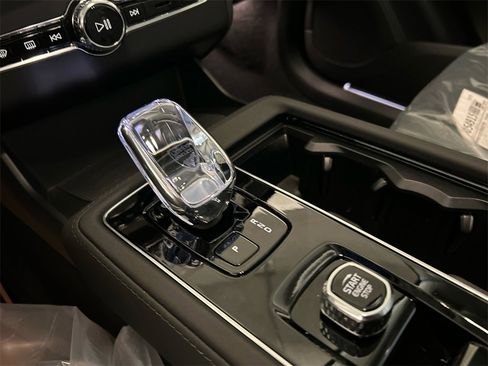 New 2026 Volvo XC90 B6 Plus w/ Protection Package Premier image 19