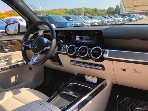 New 2026 Mercedes-Benz GLB 250 4MATIC image 18