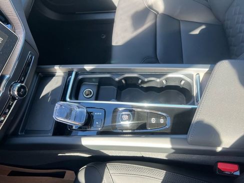 New 2026 Volvo XC60 B5 Plus w/ Protection Package Premier AWD/4WD image 15