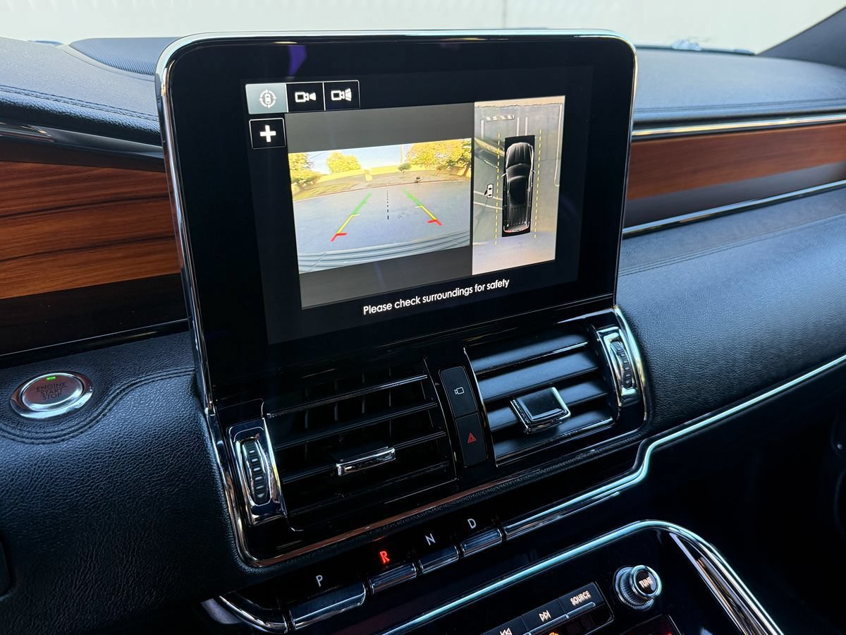 Used 2019 Lincoln Navigator L Select RWD image 37